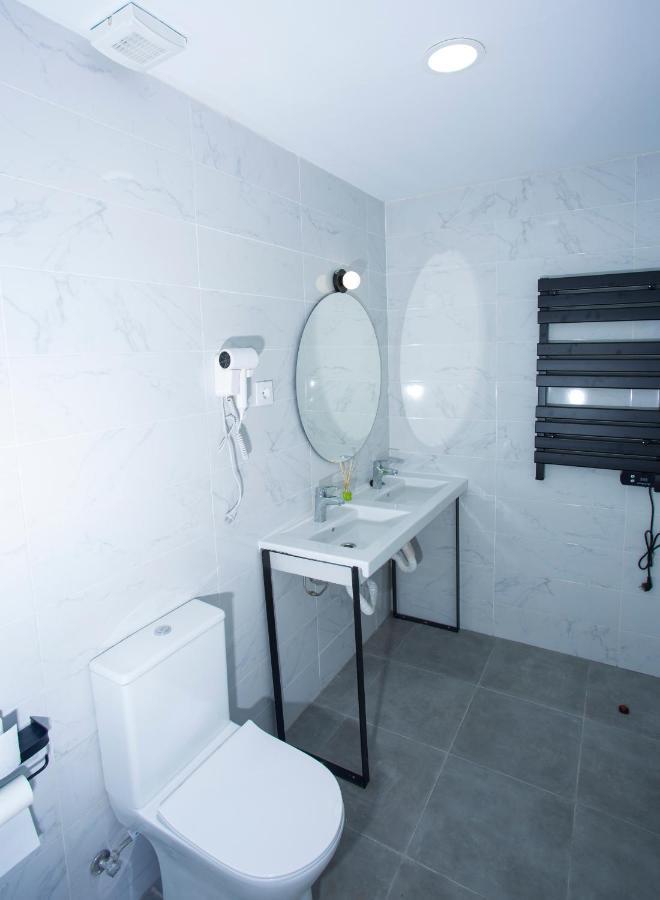 Sg Rooms Consuegra Bagian luar foto
