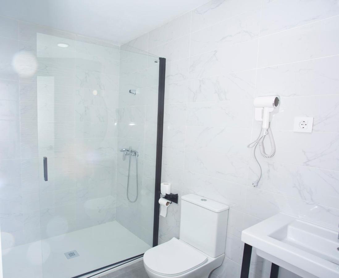 Sg Rooms Consuegra Bagian luar foto