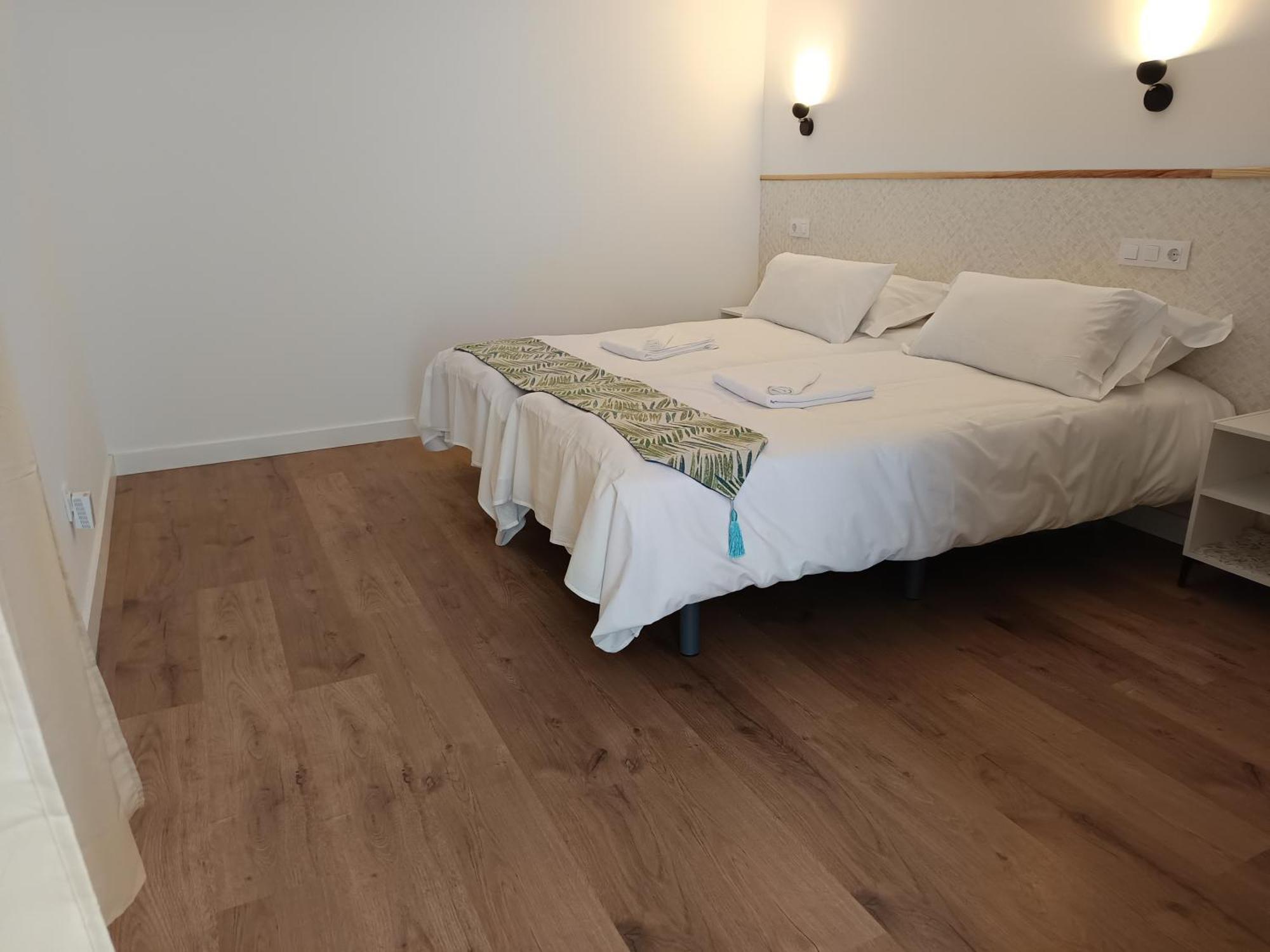 Sg Rooms Consuegra Bagian luar foto